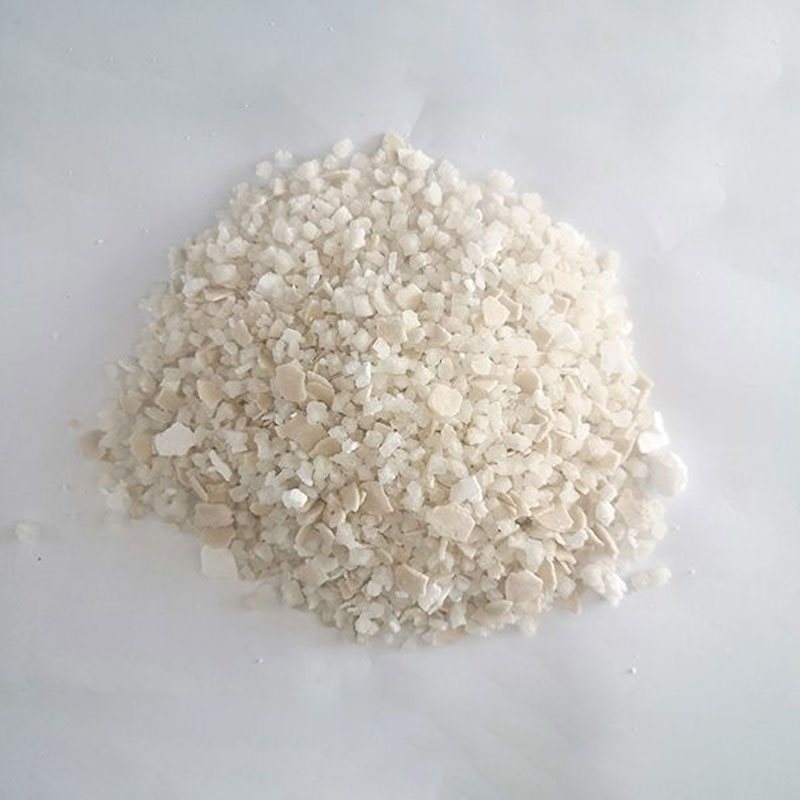 겨울 안전을 위해 눈이 녹는 물질이 필수적인 이유는 무엇입니까?